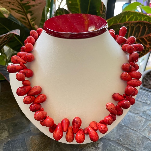 Coral Necklace - Picture 3 of 8